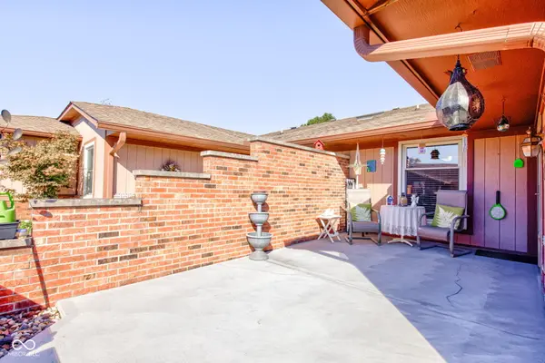 1111 Paradise CT, Greenwood, IN 46143