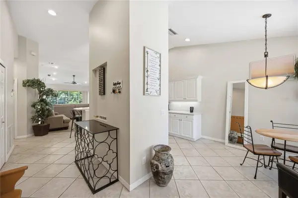 5629 KEY LARGO CT #B06, Bradenton, FL 34203