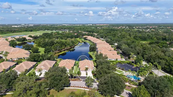 8306 TARTAN FIELDS CIR, Bradenton, FL 34202