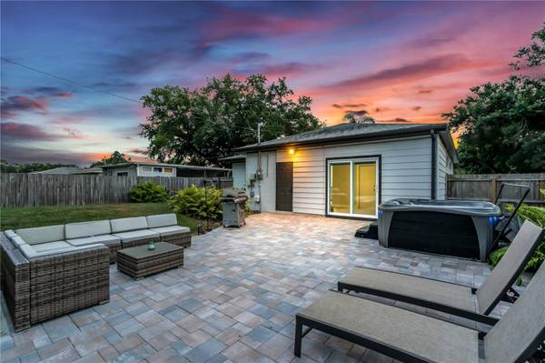 3231 NEW ENGLAND ST, Sarasota, FL 34231