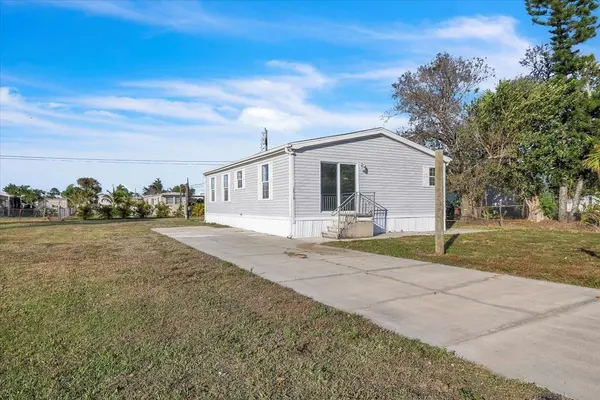 2610 CLYDE AVE, Punta Gorda, FL 33950