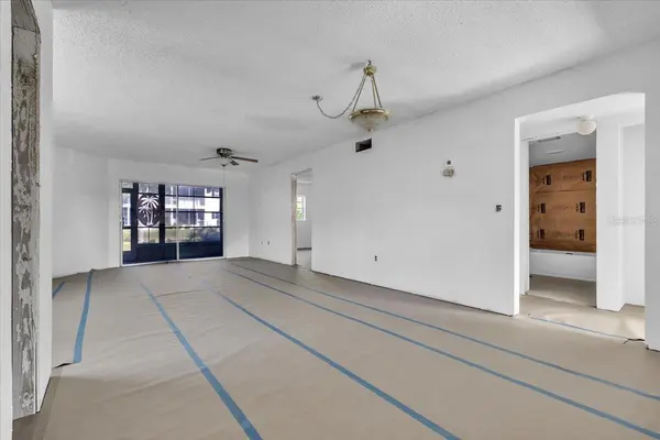 7043 NEW POST DR #1, North Fort Myers, FL 33917