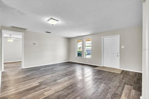 528 MAGNOLIA AVE NW, Port Charlotte, FL 33952