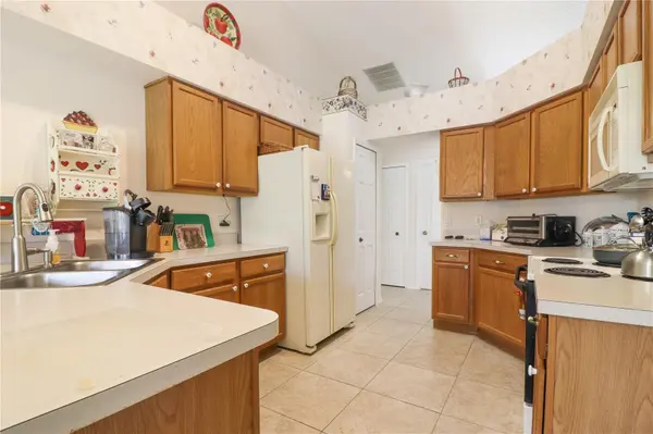 25339 CRESTWATER DR, Leesburg, FL 34748