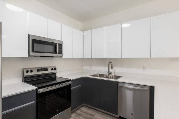 1581 NW 29TH RD #8, Gainesville, FL 32605