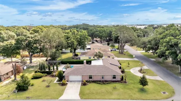 906 CRESTVIEW DR, Auburndale, FL 33823
