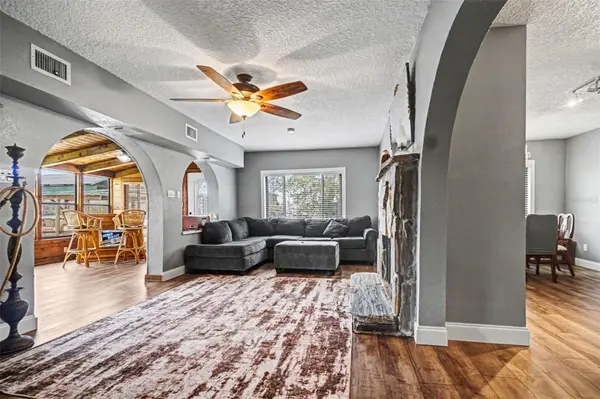 55316 CLAIRE ST, Astor, FL 32102