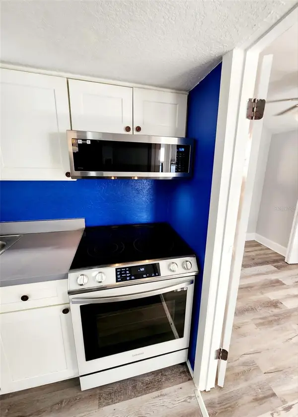 2801 18TH ST N, St Petersburg, FL 33713