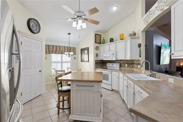 9943 HERON POINTE DR, Orlando, FL 32832
