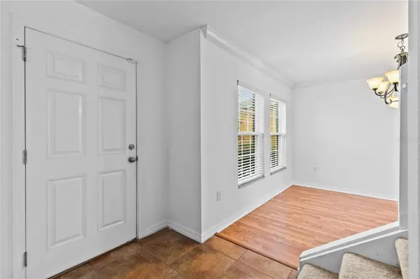 8830 ISLA BELLA DR, Orlando, FL 32818