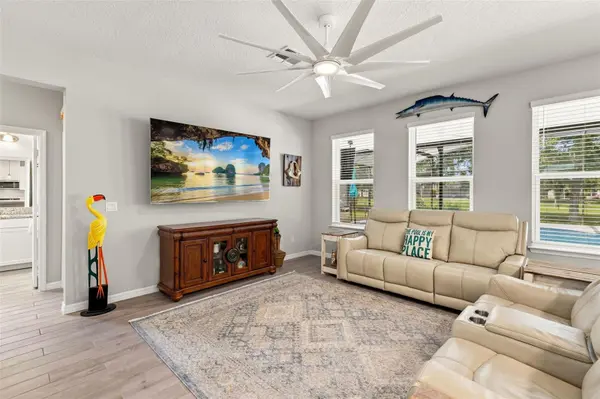 8840 LAKE HALL LN, Oviedo, FL 32765