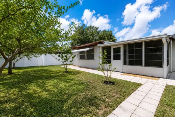 3302 ROCK ROYAL DR, Holiday, FL 34691