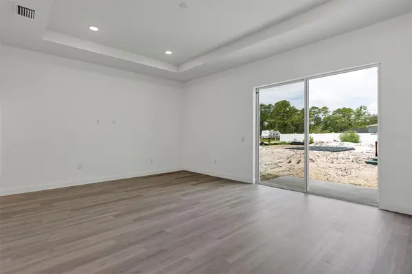 1306 EAST Pkwy, Deland, FL 32724