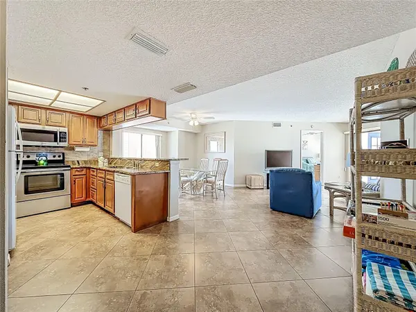 18450 GULF BLVD #401, Indian Shores, FL 33785