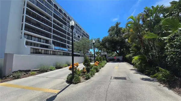 3211 W SWANN AVE #1110, Tampa, FL 33609