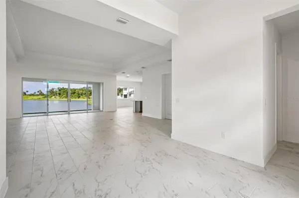 8255 GOLDEN BEACH CT, Parrish, FL 34219