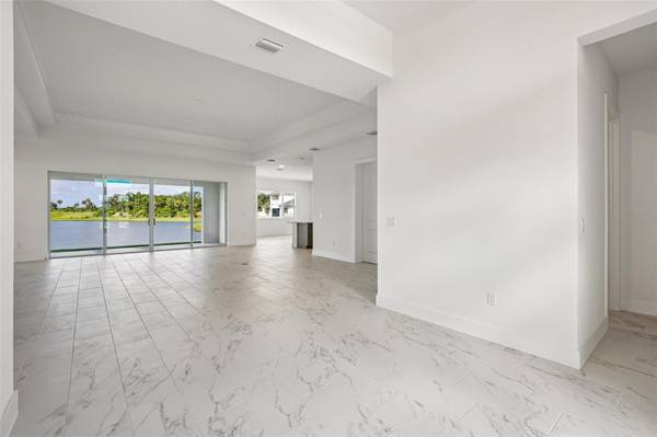 8255 GOLDEN BEACH CT, Parrish, FL 34219