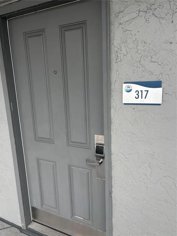 9980 GULF BLVD #317, St Petersburg, FL 33706