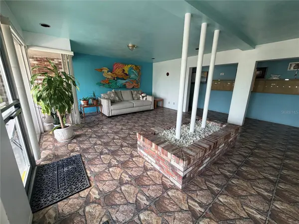 416 73RD AVE N #205, St Petersburg, FL 33702