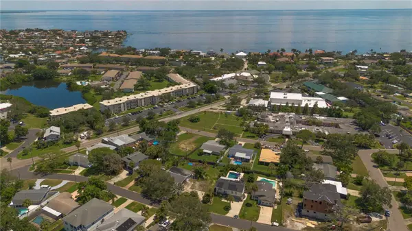 HELENA ST NE, St Petersburg, FL 33703