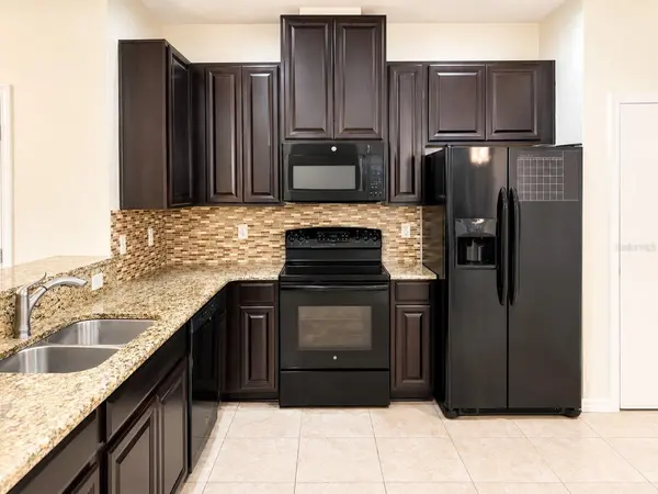 2119 LENNOX DALE LN, Brandon, FL 33510