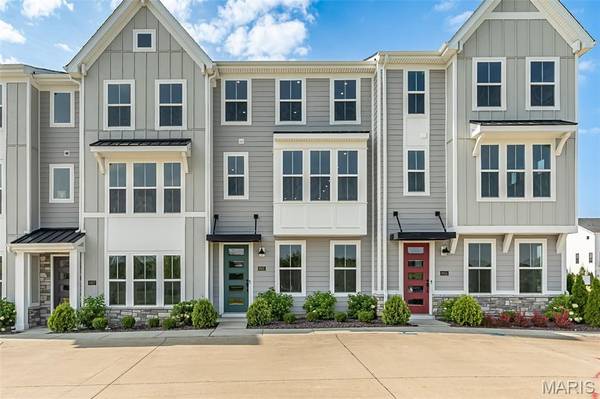 8931 Gateway HTS #94-807, Richmond Heights, MO 63144