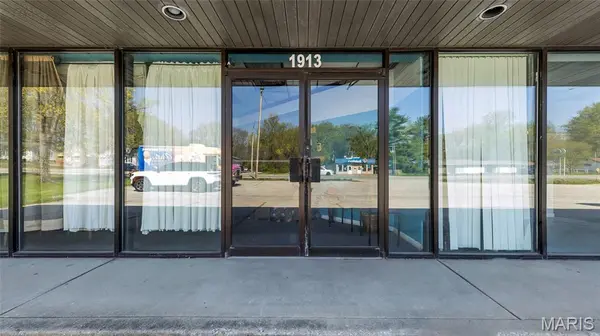 1913 N Belt E, Belleville, IL 62221