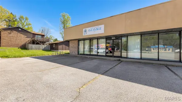 1913 N Belt E, Belleville, IL 62221