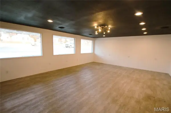 430 Kitchell AVE, St Clair, MO 63077