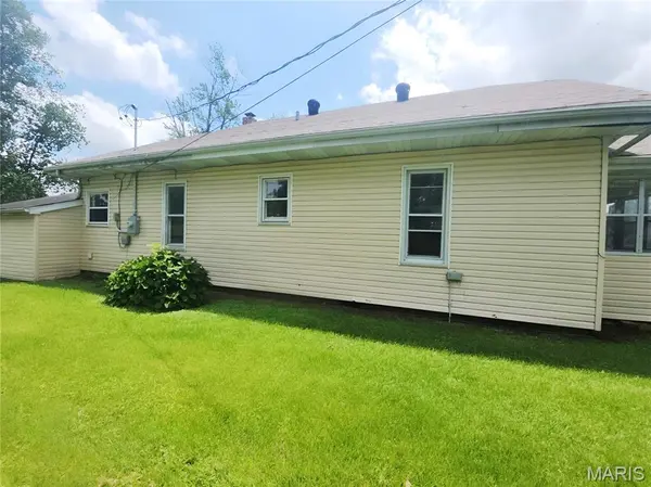 302 N 3rd ST, Chaffee, MO 63740
