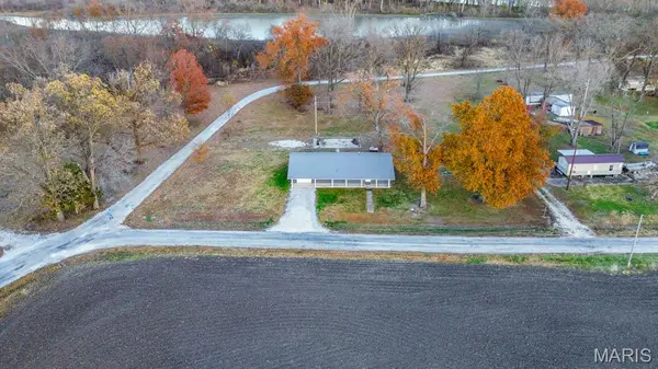 236 Gallinipper RD, Hardin, IL 62047