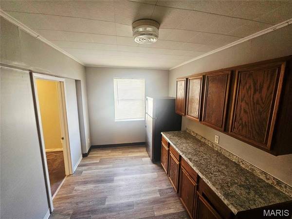 491 Adrian DR, St Louis, MO 63137