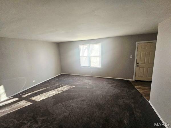 491 Adrian DR, St Louis, MO 63137