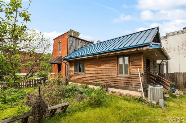 1871 Madison ST, St Louis, MO 63106