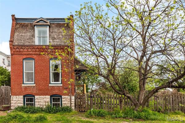 1871 Madison ST, St Louis, MO 63106