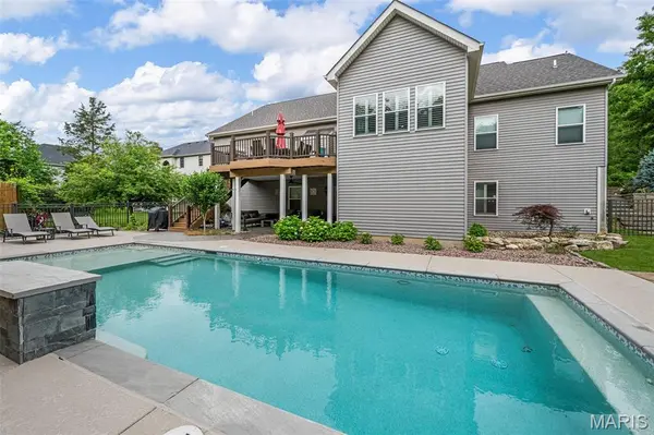 704 Wyndgate Estates DR, Des Peres, MO 63131
