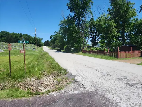 429 Orr ST, Pacific, MO 63069