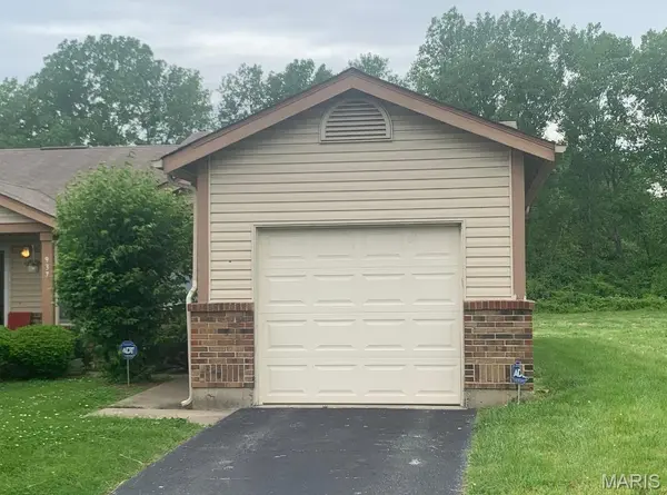 935 Amaral CIR, St Louis, MO 63137