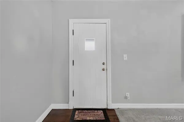 8908 Boston AVE, St Louis, MO 63121