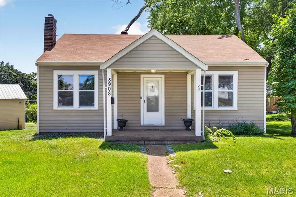 8908 Boston AVE, St Louis, MO 63121