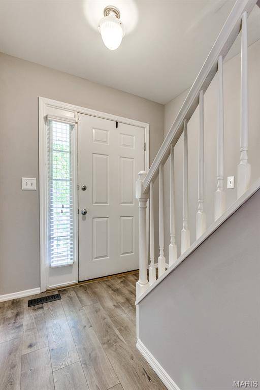 1632 Whispering Creek DR, Ballwin, MO 63021