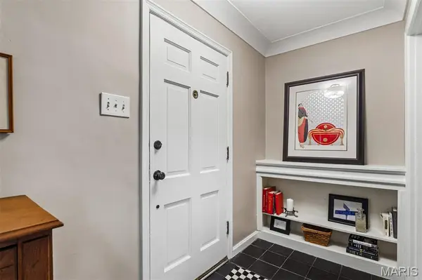 1435 Andrew DR, Warson Woods, MO 63122
