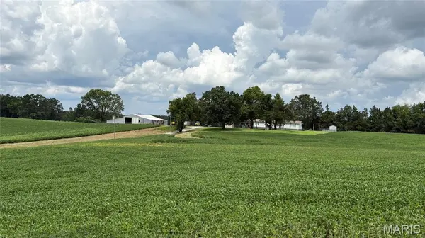 920 S Poplar Camp RD, Makanda, IL 62958
