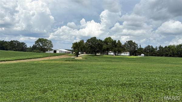 920 S Poplar Camp RD, Makanda, IL 62958