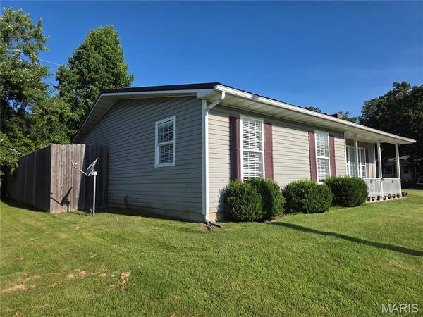 1605 McCutchen RD, Rolla, MO 65401