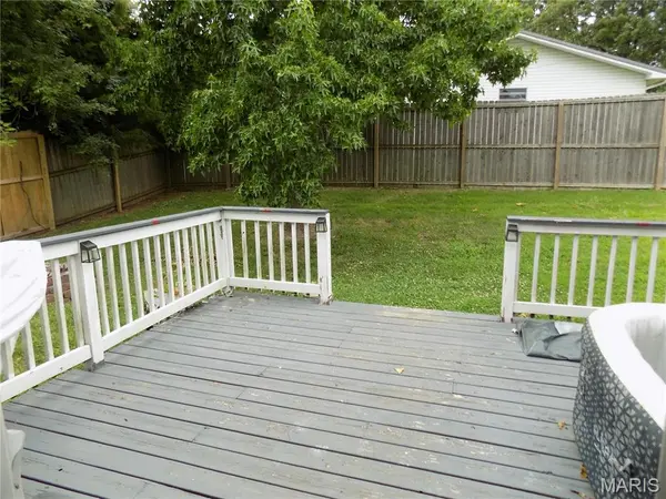 1605 McCutchen RD, Rolla, MO 65401