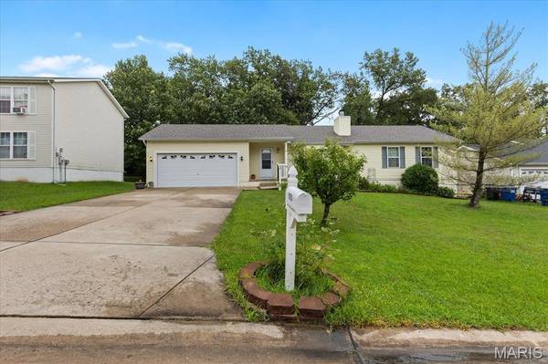 1053 Wrigley CIR, Warrenton, MO 63383