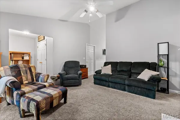 1053 Wrigley CIR, Warrenton, MO 63383