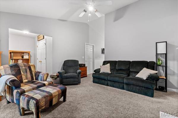 1053 Wrigley CIR, Warrenton, MO 63383