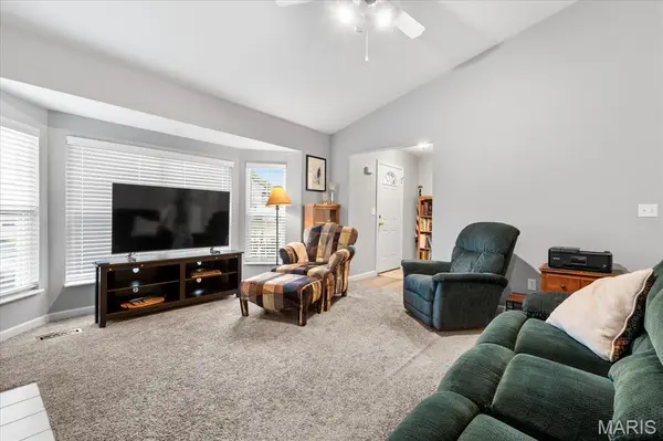 1053 Wrigley CIR, Warrenton, MO 63383